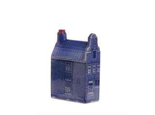 Delftsblauwe huisjes gevuld met korenwijn