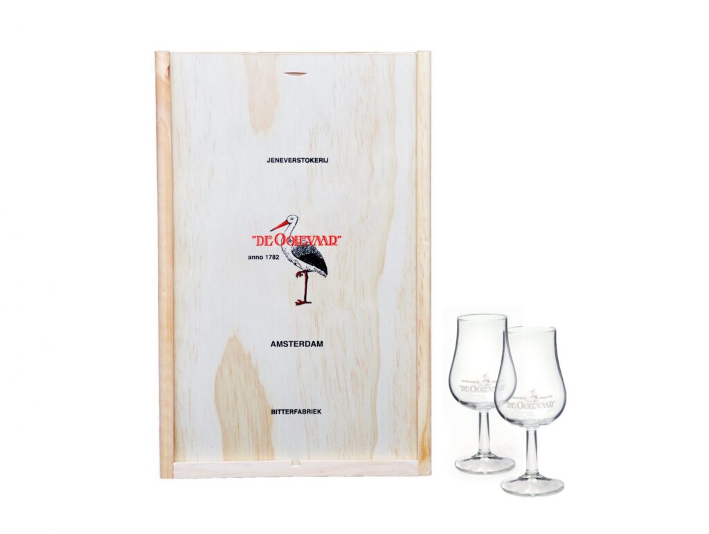 2-compartiment wooden box with 2 glasses
