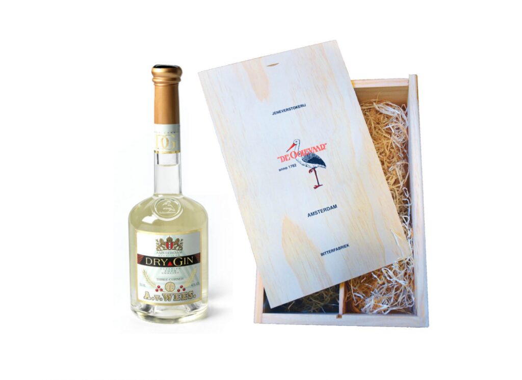 Yuzu Gin in wooden box with tumbler